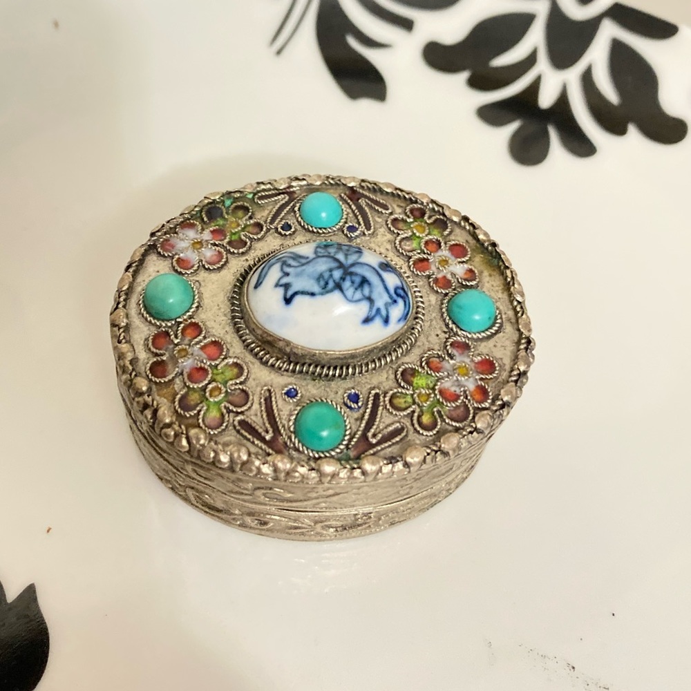 Vintage Solid Silver Carved Gemstone Box - image 1
